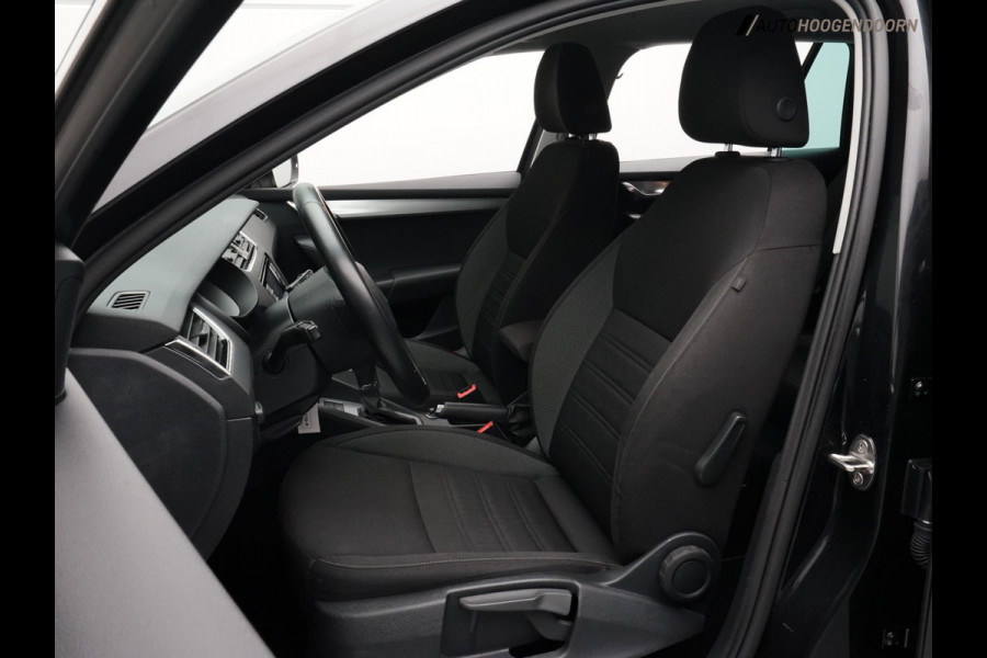 Škoda Octavia Combi 1.0 TSI Greentech Ambition Business Deluxe (CLIMATE CONTROL,APPLE CARPLAY,PARKEERSENSOREN,CRUISE,TOPCONDITIE)