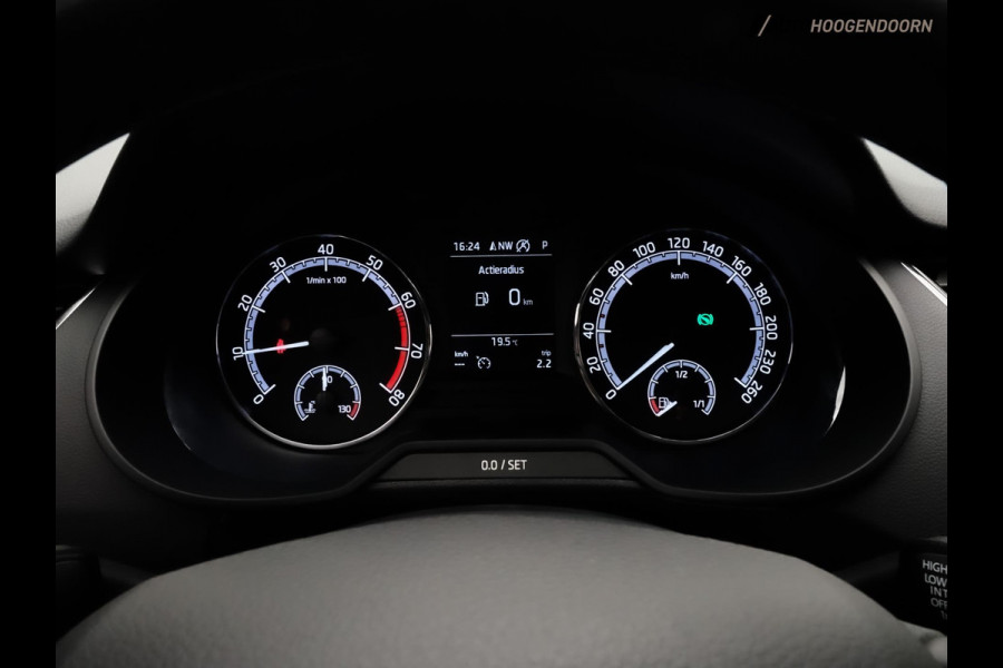 Škoda Octavia Combi 1.0 TSI Greentech Ambition Business Deluxe (CLIMATE CONTROL,APPLE CARPLAY,PARKEERSENSOREN,CRUISE,TOPCONDITIE)