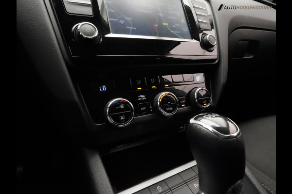 Škoda Octavia Combi 1.0 TSI Greentech Ambition Business Deluxe (CLIMATE CONTROL,APPLE CARPLAY,PARKEERSENSOREN,CRUISE,TOPCONDITIE)