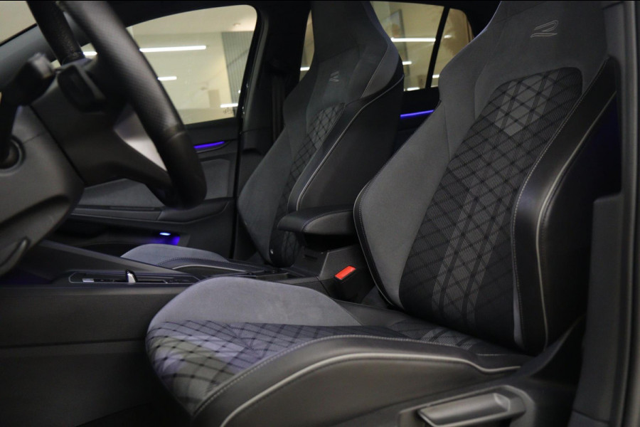 Volkswagen Golf 1.5 eTSI R-Line PANO/CAM/H-K/CARPLAY/ACC/LANEASSIST/VOL