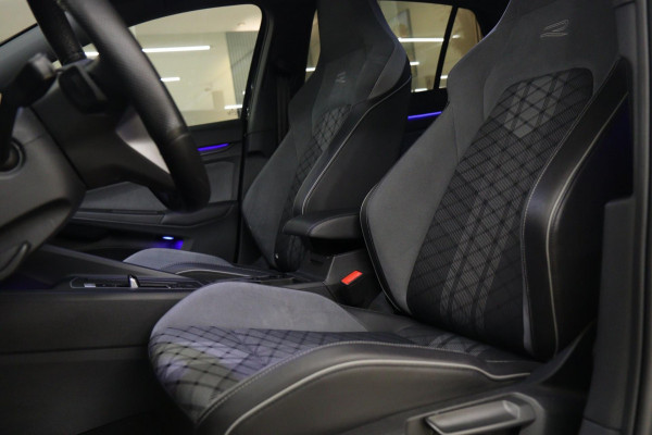 Volkswagen Golf 1.5 eTSI R-Line PANO/CAM/H-K/CARPLAY/ACC/LANEASSIST/VOL