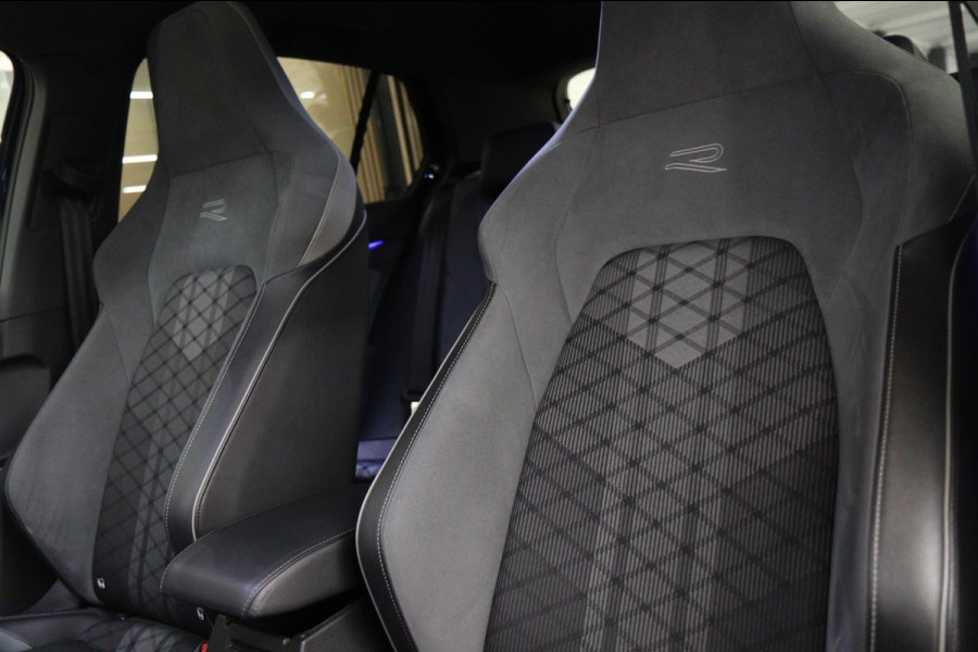 Volkswagen Golf 1.5 eTSI R-Line PANO/CAM/H-K/CARPLAY/ACC/LANEASSIST/VOL