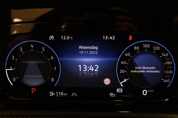 Volkswagen Golf 1.5 eTSI R-Line PANO/CAM/H-K/CARPLAY/ACC/LANEASSIST/VOL