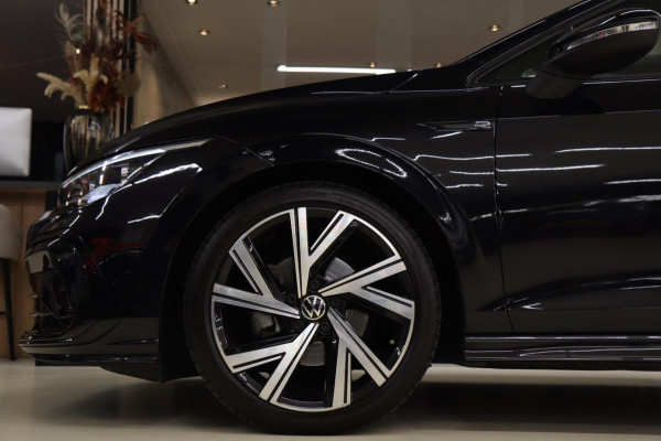 Volkswagen Golf 1.5 eTSI R-Line PANO/CAM/H-K/CARPLAY/ACC/LANEASSIST/VOL