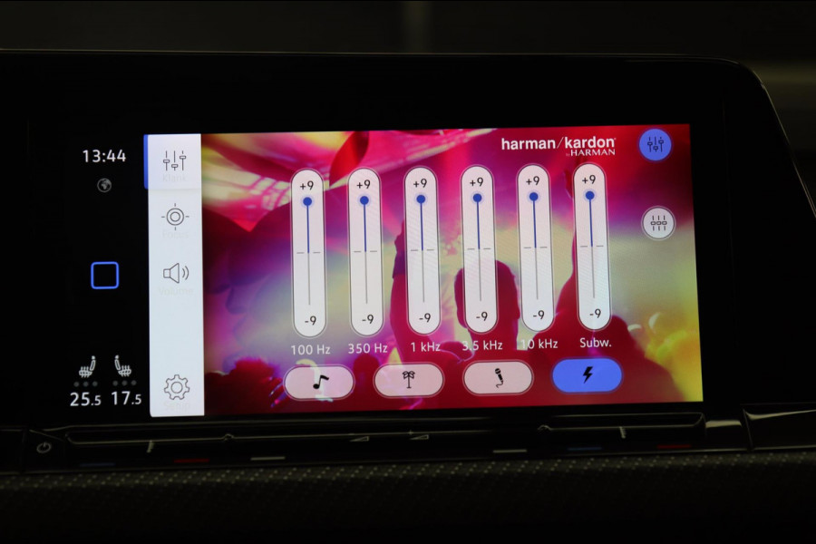 Volkswagen Golf 1.5 eTSI R-Line PANO/CAM/H-K/CARPLAY/ACC/LANEASSIST/VOL