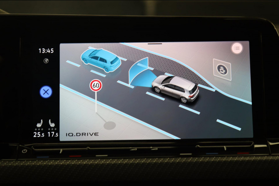 Volkswagen Golf 1.5 eTSI R-Line PANO/CAM/H-K/CARPLAY/ACC/LANEASSIST/VOL