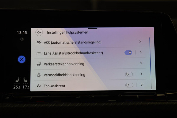 Volkswagen Golf 1.5 eTSI R-Line PANO/CAM/H-K/CARPLAY/ACC/LANEASSIST/VOL