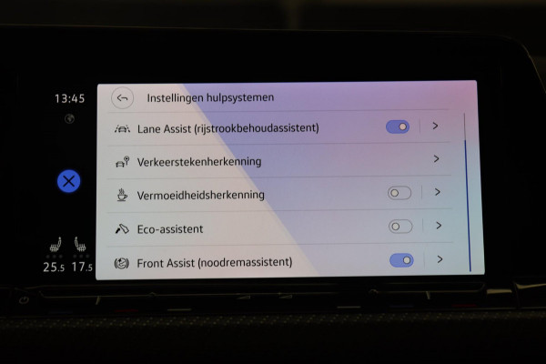 Volkswagen Golf 1.5 eTSI R-Line PANO/CAM/H-K/CARPLAY/ACC/LANEASSIST/VOL