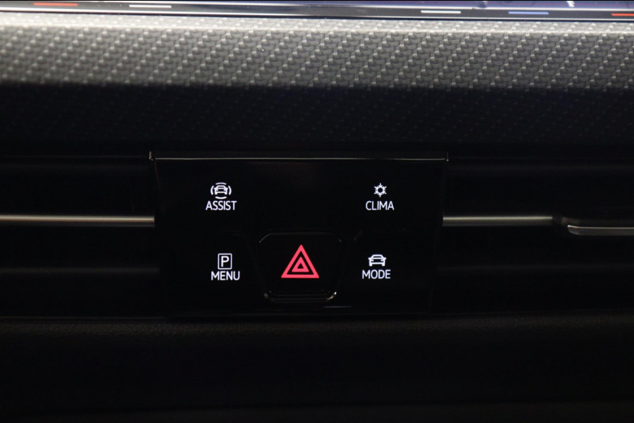Volkswagen Golf 1.5 eTSI R-Line PANO/CAM/H-K/CARPLAY/ACC/LANEASSIST/VOL
