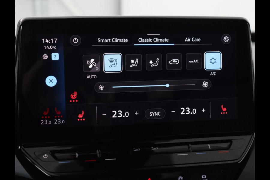 Volkswagen ID.3 First Plus 58 kWh | Trekhaak | Stoelverwarming | Camera | Matrix LED | 20'' | Stuurverwarming | Navigatie | Verlaagd onderstel | Adaptive cruise | Sfeerverlichting | Climate control