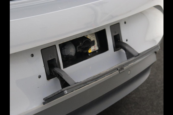 Volkswagen ID.3 First Plus 58 kWh | Trekhaak | Stoelverwarming | Camera | Matrix LED | 20'' | Stuurverwarming | Navigatie | Verlaagd onderstel | Adaptive cruise | Sfeerverlichting | Climate control