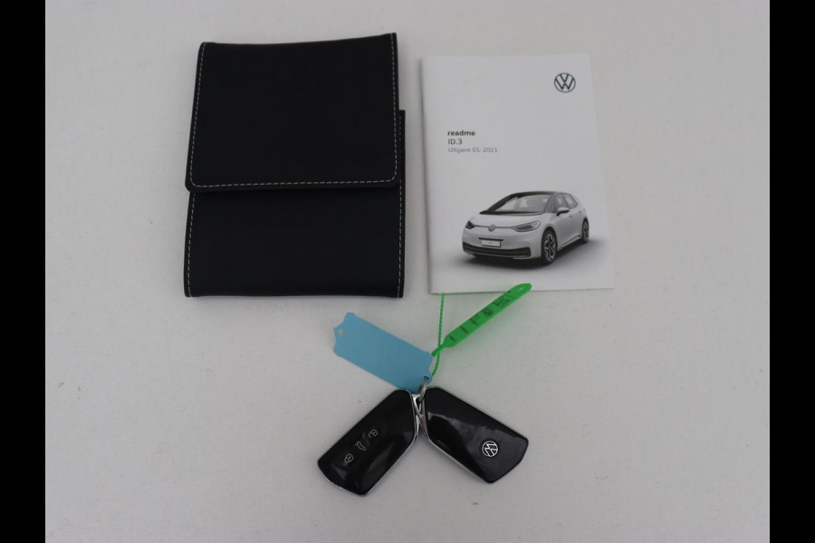 Volkswagen ID.3 First Plus 58 kWh | Trekhaak | Stoelverwarming | Camera | Matrix LED | 20'' | Stuurverwarming | Navigatie | Verlaagd onderstel | Adaptive cruise | Sfeerverlichting | Climate control