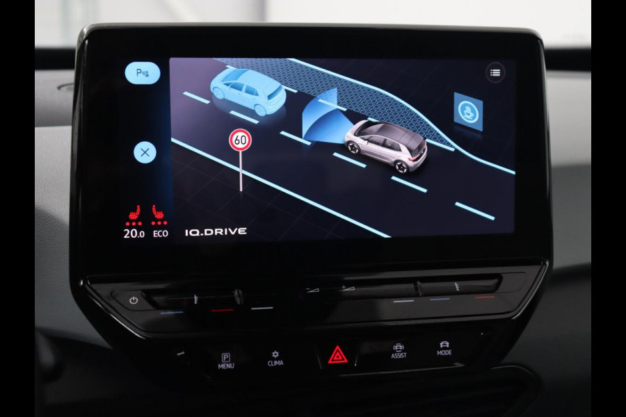 Volkswagen ID.3 First Plus 58 kWh | Trekhaak | Stoelverwarming | Camera | Matrix LED | 20'' | Stuurverwarming | Navigatie | Verlaagd onderstel | Adaptive cruise | Sfeerverlichting | Climate control