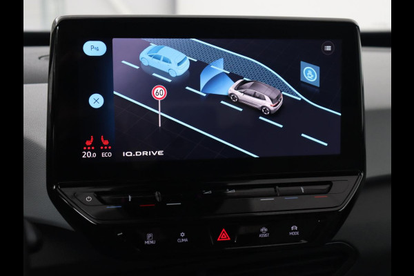 Volkswagen ID.3 First Plus 58 kWh | Trekhaak | Stoelverwarming | Camera | Matrix LED | 20'' | Stuurverwarming | Navigatie | Verlaagd onderstel | Adaptive cruise | Sfeerverlichting | Climate control