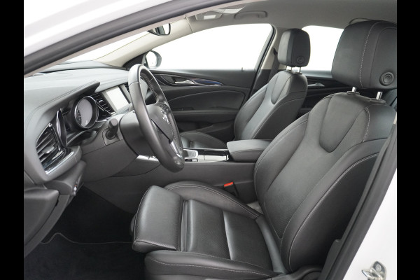 Opel Insignia Grand Sport T165PK Leer Camera Navi Apple Carplay Android PDC-a+v Trekhaak LED-v+a Ecc Cruise Control AGR-Comfort Stoelen Verwar Regen-Lichtsensor Sensor dodehoek Verkeersbordlezer Rijstrooksensor 1e Eigenaar