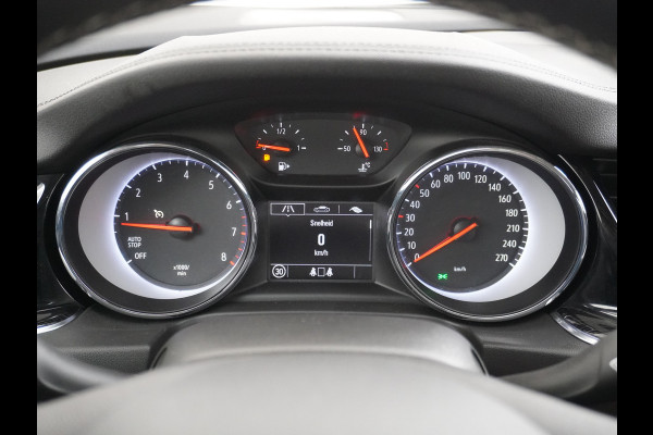Opel Insignia Grand Sport T165PK Leer Camera Navi Apple Carplay Android PDC-a+v Trekhaak LED-v+a Ecc Cruise Control AGR-Comfort Stoelen Verwar Regen-Lichtsensor Sensor dodehoek Verkeersbordlezer Rijstrooksensor 1e Eigenaar