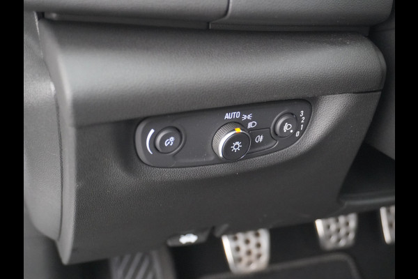 Opel Insignia Grand Sport T165PK Leer Camera Navi Apple Carplay Android PDC-a+v Trekhaak LED-v+a Ecc Cruise Control AGR-Comfort Stoelen Verwar Regen-Lichtsensor Sensor dodehoek Verkeersbordlezer Rijstrooksensor 1e Eigenaar