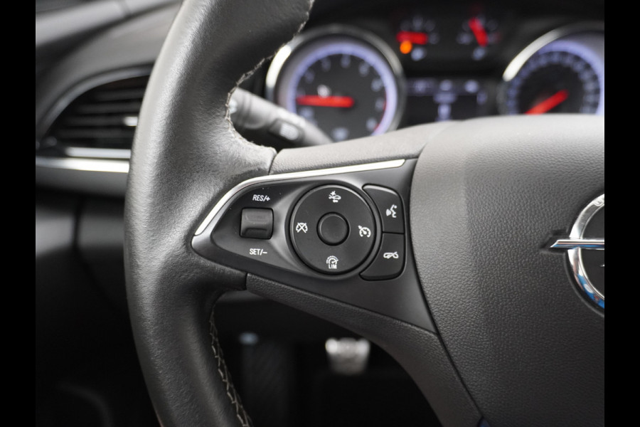 Opel Insignia Grand Sport T165PK Leer Camera Navi Apple Carplay Android PDC-a+v Trekhaak LED-v+a Ecc Cruise Control AGR-Comfort Stoelen Verwar Regen-Lichtsensor Sensor dodehoek Verkeersbordlezer Rijstrooksensor 1e Eigenaar