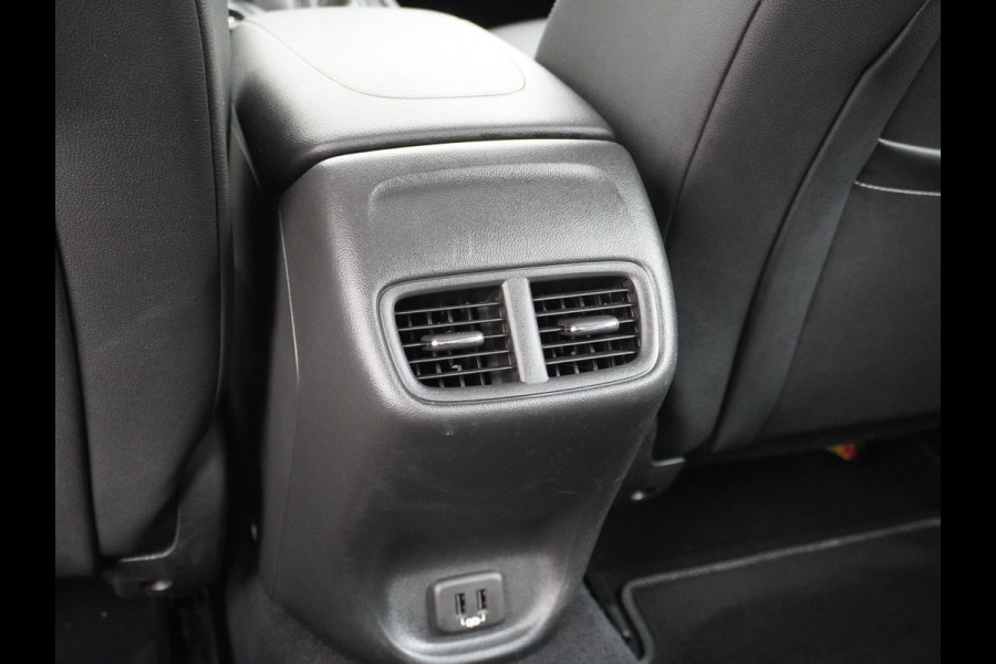 Opel Insignia Grand Sport T165PK Leer Camera Navi Apple Carplay Android PDC-a+v Trekhaak LED-v+a Ecc Cruise Control AGR-Comfort Stoelen Verwar Regen-Lichtsensor Sensor dodehoek Verkeersbordlezer Rijstrooksensor 1e Eigenaar