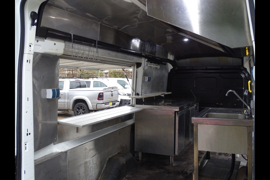 Ford Transit 2.0 TDCI L3H3 Foodtruck Koeling • Afzuiger • Water & Stroom