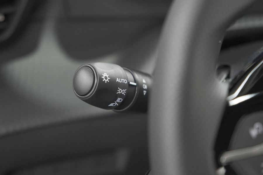 Peugeot 2008 Hybrid 145 e-DCS6 GT | Camera | Apple Carplay | Parkeersensoren