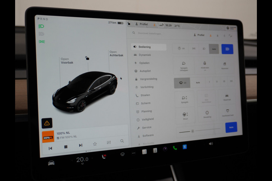 Tesla Model 3 Performance 513pk 0-100 3,4sec AWD Lmv 20" AutoPilot Panoramadak Adaptive Cruise Camera's Leer Pdc Wifi Ecc Elektr.-A-Klep+Stuur+Verst.Stoel+Geheugen Easy Entry Stoel+Bank-Verwarmd Keyless carbon spoiler rode remklauwen WiFi  75kWh 4WD 1e Eigenaar Origineel Nederlandse Auto SOH 88%