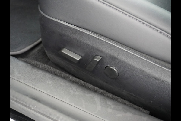 Tesla Model 3 Performance 513pk 0-100 3,4sec AWD Lmv 20" AutoPilot Panoramadak Adaptive Cruise Camera's Leer Pdc Wifi Ecc Elektr.-A-Klep+Stuur+Verst.Stoel+Geheugen Easy Entry Stoel+Bank-Verwarmd Keyless carbon spoiler rode remklauwen WiFi  75kWh 4WD 1e Eigenaar Origineel Nederlandse Auto SOH 88%