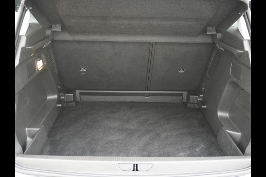 Opel Grandland X T 131pk 360Camera Navi 1/2Leer Apple/AndroidPdc Dab Ecc Tel. Isofix Mistlampen Blindspot Lane-dep. Bordherk. Usb Bluetooth CruiseControl Licht-/Zichtpakket Elek.Inkl.spiegels Elek.Ramen Led 17''LM 1.2 Turbo Business Elegance NL-auto! B- klasse EURO 6 Origin.NLse auto Volledig Dealer onderhouden laatste beurt bij 101.000km