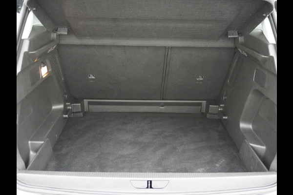 Opel Grandland X T 131pk 360Camera Navi 1/2Leer Apple/AndroidPdc Dab Ecc Tel. Isofix Mistlampen Blindspot Lane-dep. Bordherk. Usb Bluetooth CruiseControl Licht-/Zichtpakket Elek.Inkl.spiegels Elek.Ramen Led 17''LM 1.2 Turbo Business Elegance NL-auto! B- klasse EURO 6 Origin.NLse auto Volledig Dealer onderhouden laatste beurt bij 101.000km