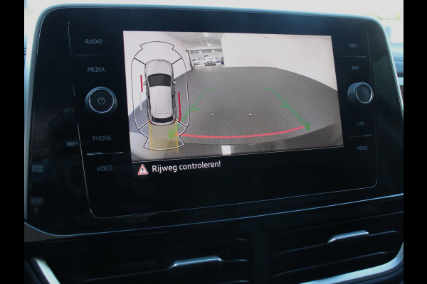 Volkswagen T-Roc 1.5 TSI 150pk Automaat R-Line | Navigatie | Apple Carplay/Android Auto | Camera | Parkeersensoren | Adaptive Cruise Control | Stoelverwarming | Virtual Cockpit | Elektrische achterklep | Getinte ramen | Climate Control