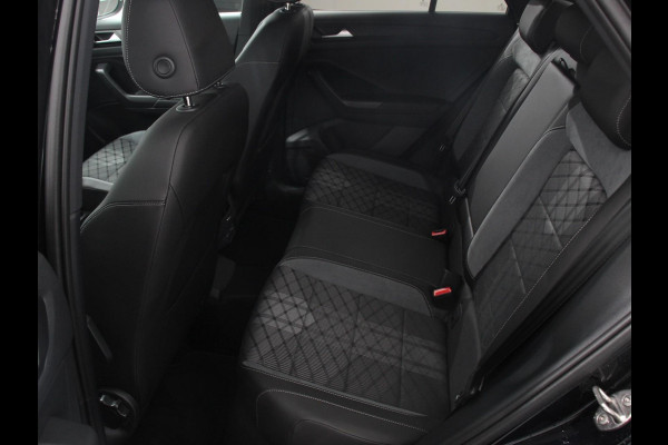 Volkswagen T-Roc 1.5 TSI 150pk Automaat R-Line | Navigatie | Apple Carplay/Android Auto | Camera | Parkeersensoren | Adaptive Cruise Control | Stoelverwarming | Virtual Cockpit | Elektrische achterklep | Getinte ramen | Climate Control