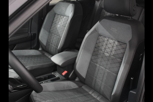 Volkswagen T-Roc 1.5 TSI 150pk Automaat R-Line | Navigatie | Apple Carplay/Android Auto | Camera | Parkeersensoren | Adaptive Cruise Control | Stoelverwarming | Virtual Cockpit | Elektrische achterklep | Getinte ramen | Climate Control