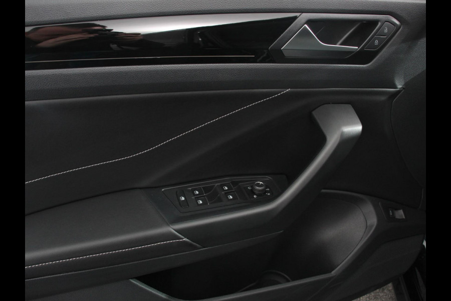 Volkswagen T-Roc 1.5 TSI 150pk Automaat R-Line | Navigatie | Apple Carplay/Android Auto | Camera | Parkeersensoren | Adaptive Cruise Control | Stoelverwarming | Virtual Cockpit | Elektrische achterklep | Getinte ramen | Climate Control