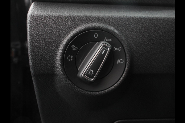 Volkswagen T-Roc 1.5 TSI 150pk Automaat R-Line | Navigatie | Apple Carplay/Android Auto | Camera | Parkeersensoren | Adaptive Cruise Control | Stoelverwarming | Virtual Cockpit | Elektrische achterklep | Getinte ramen | Climate Control