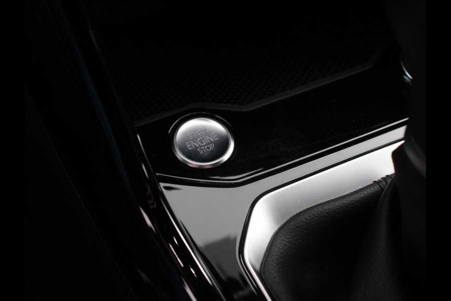 Volkswagen T-Roc 1.5 TSI 150pk Automaat R-Line | Navigatie | Apple Carplay/Android Auto | Camera | Parkeersensoren | Adaptive Cruise Control | Stoelverwarming | Virtual Cockpit | Elektrische achterklep | Getinte ramen | Climate Control