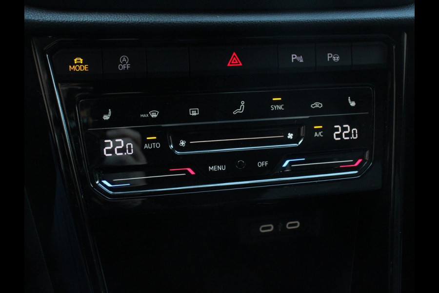 Volkswagen T-Roc 1.5 TSI 150pk Automaat R-Line | Navigatie | Apple Carplay/Android Auto | Camera | Parkeersensoren | Adaptive Cruise Control | Stoelverwarming | Virtual Cockpit | Elektrische achterklep | Getinte ramen | Climate Control