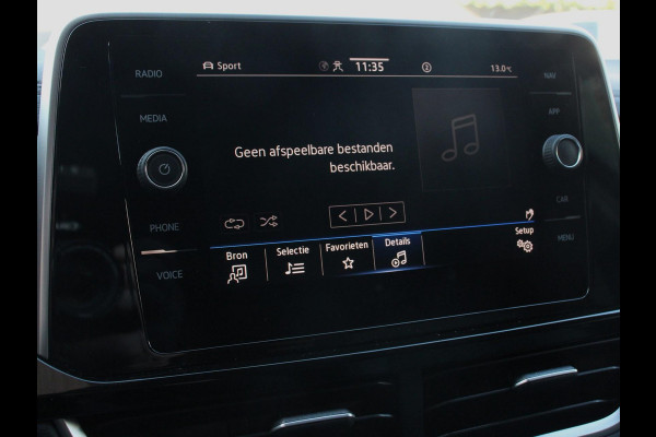 Volkswagen T-Roc 1.5 TSI 150pk Automaat R-Line | Navigatie | Apple Carplay/Android Auto | Camera | Parkeersensoren | Adaptive Cruise Control | Stoelverwarming | Virtual Cockpit | Elektrische achterklep | Getinte ramen | Climate Control