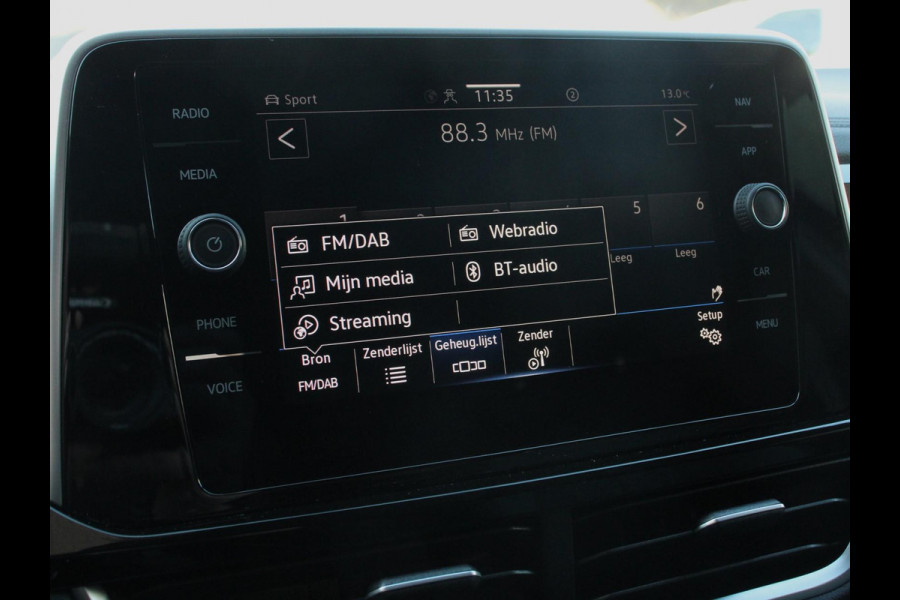 Volkswagen T-Roc 1.5 TSI 150pk Automaat R-Line | Navigatie | Apple Carplay/Android Auto | Camera | Parkeersensoren | Adaptive Cruise Control | Stoelverwarming | Virtual Cockpit | Elektrische achterklep | Getinte ramen | Climate Control