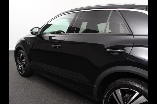 Volkswagen T-Roc 1.5 TSI 150pk Automaat R-Line | Navigatie | Apple Carplay/Android Auto | Camera | Parkeersensoren | Adaptive Cruise Control | Stoelverwarming | Virtual Cockpit | Elektrische achterklep | Getinte ramen | Climate Control