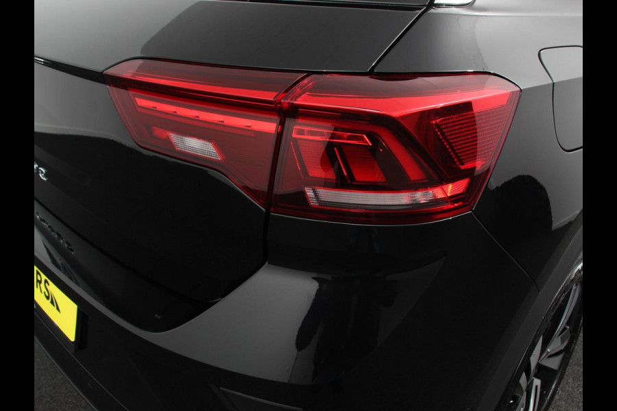 Volkswagen T-Roc 1.5 TSI 150pk Automaat R-Line | Navigatie | Apple Carplay/Android Auto | Camera | Parkeersensoren | Adaptive Cruise Control | Stoelverwarming | Virtual Cockpit | Elektrische achterklep | Getinte ramen | Climate Control