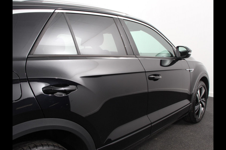 Volkswagen T-Roc 1.5 TSI 150pk Automaat R-Line | Navigatie | Apple Carplay/Android Auto | Camera | Parkeersensoren | Adaptive Cruise Control | Stoelverwarming | Virtual Cockpit | Elektrische achterklep | Getinte ramen | Climate Control