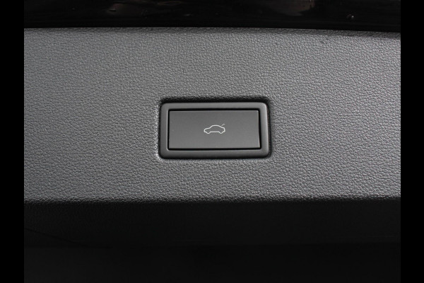 Volkswagen T-Roc 1.5 TSI 150pk Automaat R-Line | Navigatie | Apple Carplay/Android Auto | Camera | Parkeersensoren | Adaptive Cruise Control | Stoelverwarming | Virtual Cockpit | Elektrische achterklep | Getinte ramen | Climate Control