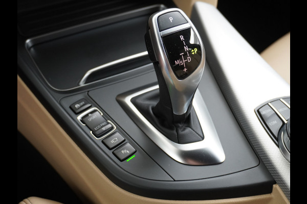 BMW 3 Serie Touring 330i AUT-8 M-Sport Pack Leder+Memory Harman&Kardon® Audio Adap.Cruise Apple Carplay Head-Up Navi 19" Virtual CockpitCame Lmv  Stoelverwarming DAB Elek.Achterklep Zwarte-Hemel Adaptieve Led Wifi Surround Camera Origineel Nederlandse Auto Zeer compleet! € 71.000 nieuwprijs !