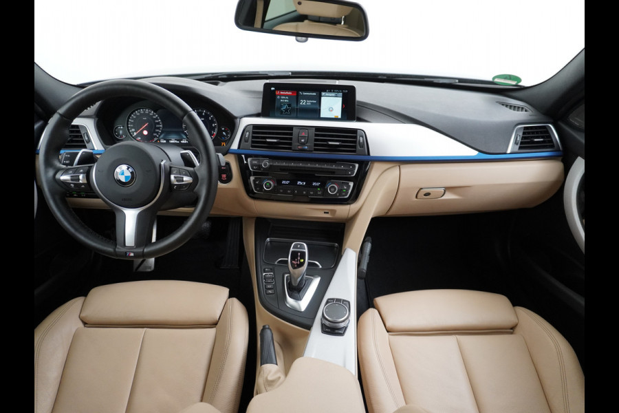 BMW 3 Serie Touring 330i AUT-8 M-Sport Pack Leder+Memory Harman&Kardon® Audio Adap.Cruise Apple Carplay Head-Up Navi 19" Virtual CockpitCame Lmv  Stoelverwarming DAB Elek.Achterklep Zwarte-Hemel Adaptieve Led Wifi Surround Camera Origineel Nederlandse Auto Zeer compleet! € 71.000 nieuwprijs !