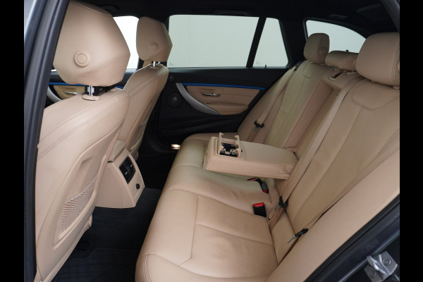 BMW 3 Serie Touring 330i AUT-8 M-Sport Pack Leder+Memory Harman&Kardon® Audio Adap.Cruise Apple Carplay Head-Up Navi 19" Virtual CockpitCame Lmv  Stoelverwarming DAB Elek.Achterklep Zwarte-Hemel Adaptieve Led Wifi Surround Camera Origineel Nederlandse Auto Zeer compleet! € 71.000 nieuwprijs !