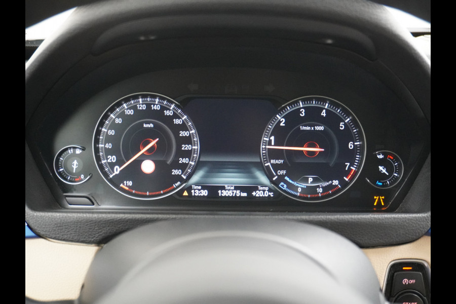 BMW 3 Serie Touring 330i AUT-8 M-Sport Pack Leder+Memory Harman&Kardon® Audio Adap.Cruise Apple Carplay Head-Up Navi 19" Virtual CockpitCame Lmv  Stoelverwarming DAB Elek.Achterklep Zwarte-Hemel Adaptieve Led Wifi Surround Camera Origineel Nederlandse Auto Zeer compleet! € 71.000 nieuwprijs !