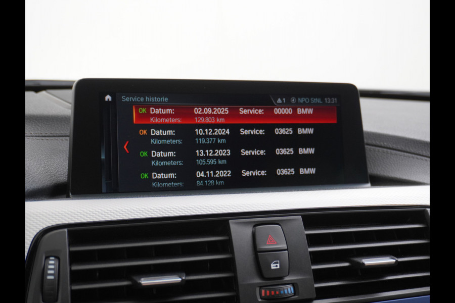 BMW 3 Serie Touring 330i AUT-8 M-Sport Pack Leder+Memory Harman&Kardon® Audio Adap.Cruise Apple Carplay Head-Up Navi 19" Virtual CockpitCame Lmv  Stoelverwarming DAB Elek.Achterklep Zwarte-Hemel Adaptieve Led Wifi Surround Camera Origineel Nederlandse Auto Zeer compleet! € 71.000 nieuwprijs !