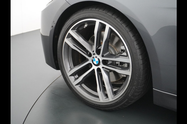 BMW 3 Serie Touring 330i AUT-8 M-Sport Pack Leder+Memory Harman&Kardon® Audio Adap.Cruise Apple Carplay Head-Up Navi 19" Virtual CockpitCame Lmv  Stoelverwarming DAB Elek.Achterklep Zwarte-Hemel Adaptieve Led Wifi Surround Camera Origineel Nederlandse Auto Zeer compleet! € 71.000 nieuwprijs !