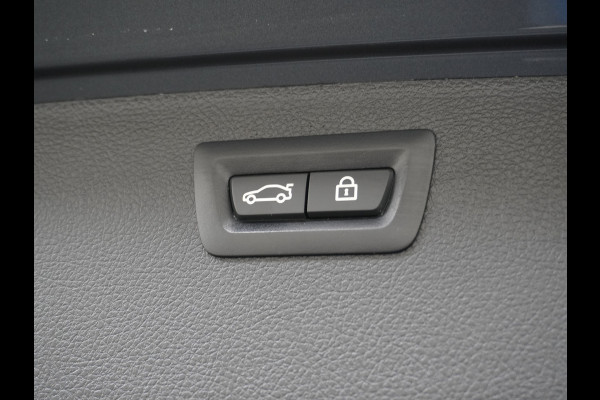 BMW 3 Serie Touring 330i AUT-8 M-Sport Pack Leder+Memory Harman&Kardon® Audio Adap.Cruise Apple Carplay Head-Up Navi 19" Virtual CockpitCame Lmv  Stoelverwarming DAB Elek.Achterklep Zwarte-Hemel Adaptieve Led Wifi Surround Camera Origineel Nederlandse Auto Zeer compleet! € 71.000 nieuwprijs !
