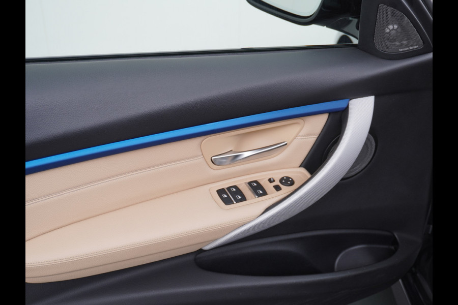BMW 3 Serie Touring 330i AUT-8 M-Sport Pack Leder+Memory Harman&Kardon® Audio Adap.Cruise Apple Carplay Head-Up Navi 19" Virtual CockpitCame Lmv  Stoelverwarming DAB Elek.Achterklep Zwarte-Hemel Adaptieve Led Wifi Surround Camera Origineel Nederlandse Auto Zeer compleet! € 71.000 nieuwprijs !